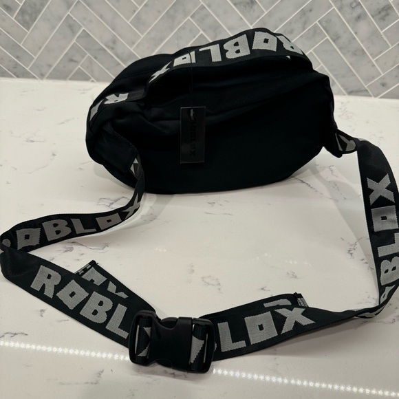 Roblox Adjustable Belt Bag - Picture 4 of 8